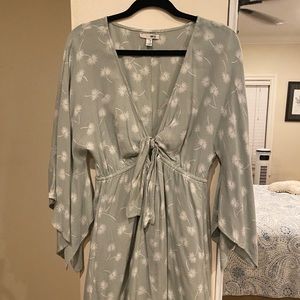 NWOT. Amuse Society Tie Front Summer Dress